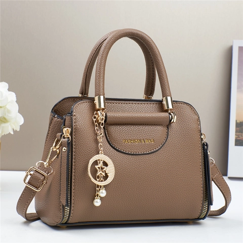 Borsa A Mano Da Donna In Pelle PU Con Motivo Lychee Pendente Stella Luna Perla Artificial Borsa A Tracolla Moda Vintage Versatile