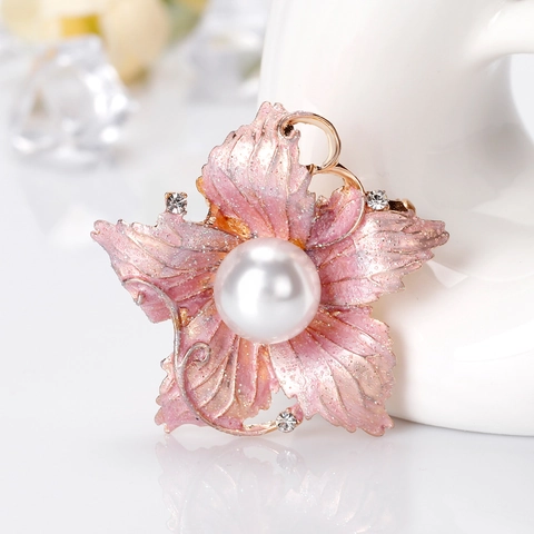 Spilla A Fiore Elegante Sfumatura Rosa Lega Petali Scintillanti Perla Artificial Centrale Strass Accessorio Per Abiti Da Donna