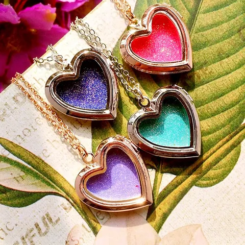 Collana con Medaglione Flottante a Cuore in Rame Vintage con Pendente Cavo in Smalto Glitter Gioielli da Donna Regalo