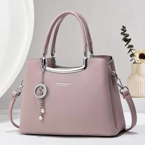 Bolso De Mano Para Mujer De Cuero PU Con Patrón De Litchi Mango De Metal Plateado Y Colgante De Perla Artificial Estrella
