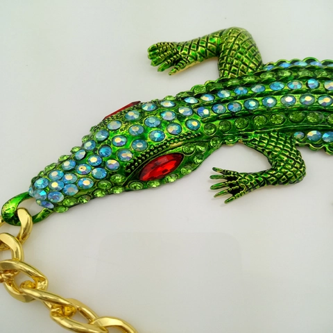 Collana con Pendente a Forma di Coccodrillo in Strass Verde Oversize per Donna Gioielli Statement in Lega a Forma di Animale Regalo per Halloween