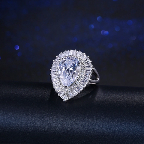 Anillo De Lujo Pera Gota Cobre Chapado En Platino Circonita Joyería De Boda Para Mujeres