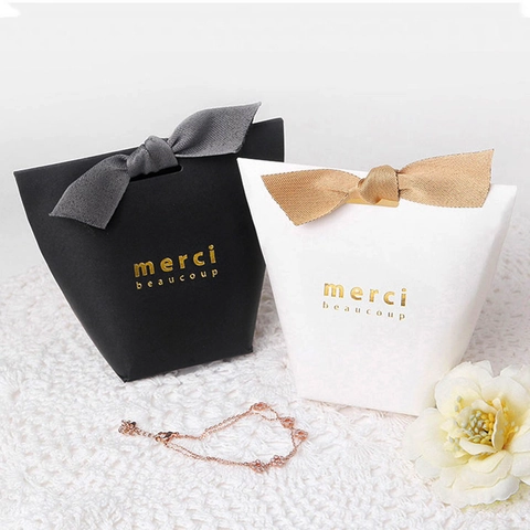 Geschenkbox Weißer Karton Merci Beaucoup Geprägte Faltung Süßigkeiten Verpackung Box Hochzeit Party Geschenkbeutel