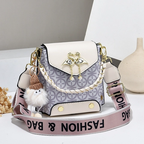 Bolso Bandolera Con Monograma Vintage Cuero PU Pequeño Cuadrado Bolso De Hombro Para Teléfono Con Hebilla De Cisne Perla Artificial Y Peluche