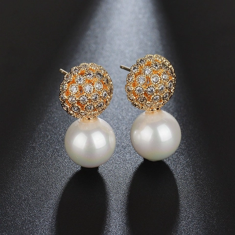 Elegante Kunstparel Hangende Oorbellen Met Micro Pave Zirkonia Bal Koper En 925 Sterling Zilveren Oorknopje Voor Dames