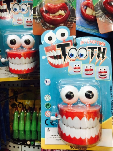 Wind-Up Chattering Teeth Toy With Eyes Plastic Clockwork Jumping Teeth Halloween Prank Trick Gag Gifts For Kids