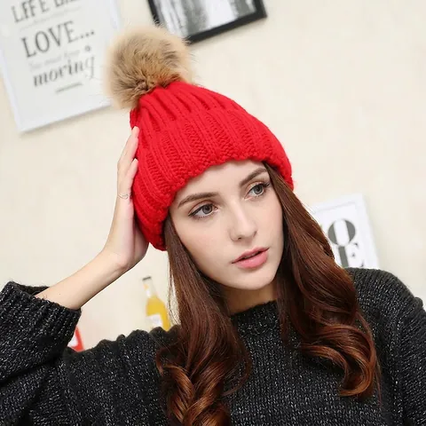 Women Winter Knit Beanie Hat With Large Faux Fur Pom-Pom Thick Warm Acrylic Ribbed Cuffed Beanie For Outdoor Daily Wear