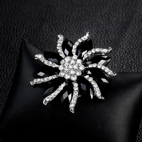 Vintage Alloy Zirconia Leaf Brooch With Black Glass Stone Silver Plated Floral Rhinestone Brooches For Women Fashion Jewelry