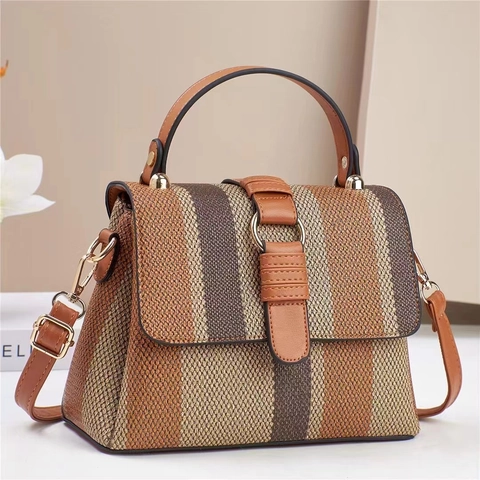 Borsa A Spalla In Tessuto Intrecciato A Righe Finiture In Pelle PU Patta Manico Superiore Borsa A Mano A Tracolla Regolabile