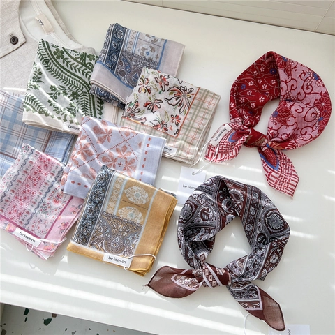 Retro Floral Print Square Scarf Soft Breathable Polyester Cotton Neck Scarf Fashionable Decorative Bandana Head Wrap