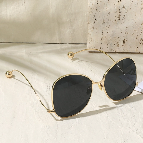 Lunettes De Soleil Rétro Surdimensionnées Monture Métal Papillon Verres AC Mode Vintage Femmes Embouts À Billes D'acier
