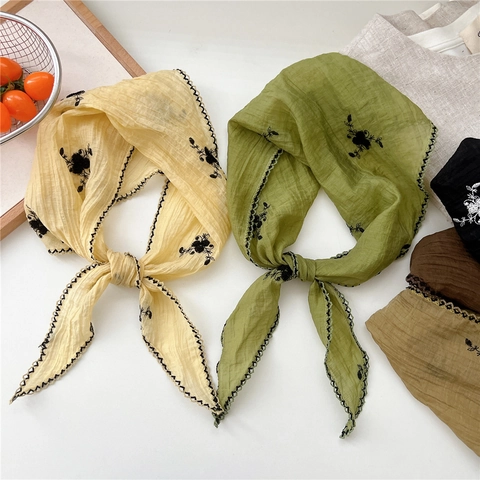 Vintage Floral Embroidered Triangular Bandana Crepe Fabric Lace Trim Sun Protection Head Scarf For Women