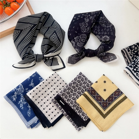 Paisley Floral Printed Square Scarf Satin Like Polyester Bandana Retro Neck Scarf For Women Decorative Hair Wraps