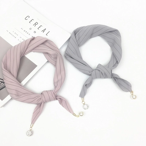 Elegante Foulard Sottile In Raso A Righe Con Ciondolo In Perla Artificial E Strass Per Donna Leggero Versatile Foulard Da Collo