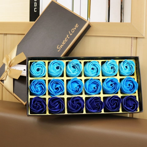 Soap Rose Flower Gift Box Romantic Artificial Floral Gradient Scented Petals With Plush Bear For Valentine Mother Birthday