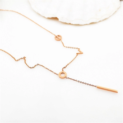 Minimalistische LOVE Brief Y Halskette Titanstahl Kreis Lange Bar Anhänger Geometrischer Schmuck Für Frauen