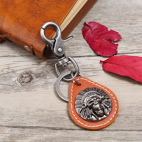 Vintage Cowhide Leather Keychain Indian Headdress Skull Pendant Alloy Key Ring Retro Punk Style Car Key Holder For Men Women