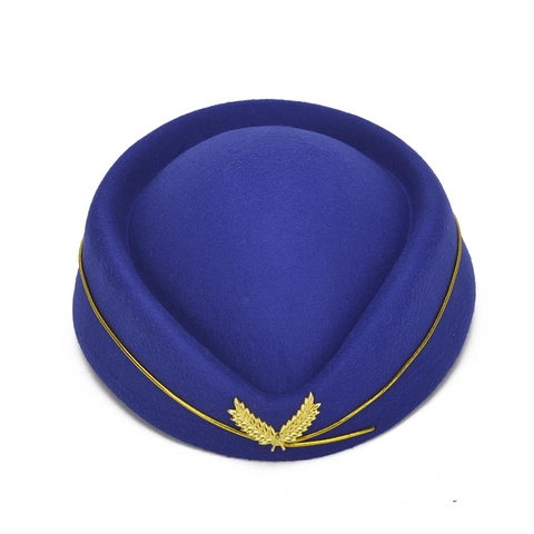 Cappello Pillbox Hostess Misto Lana Uniforme Assistente Di Volo Spettacolo Decorazione Distintivo Dorato Elegante Retro Donna