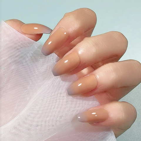 Glänzende Farbverlauf Press On Nails Französisch Ombre Nude Khaki Künstliche Nägel Ballerina Coffin Für Frauen