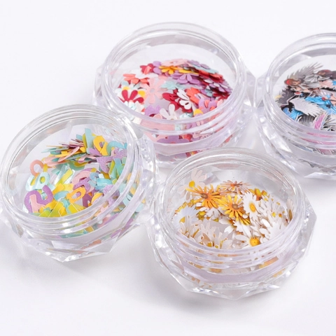 Bunte Gemischte Nagelkunst Dekorationen Holzschliff Blumen Schmetterling Herz Buchstaben Stern Dünne Aufkleber Für DIY Maniküre