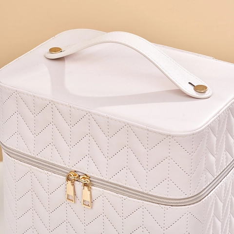 Quilted PU Leather Large Makeup Case Portable Professional Cosmetic Storage Box With Multi-Layer Trays And Handle