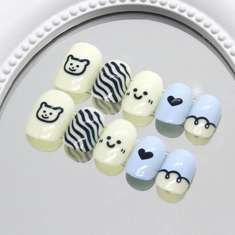 Unghie Finte Press On Orsetto Cartoon Faccina Sorridente Colorate Lucide Motivo Cuore Decorazioni Unghie Per Donna