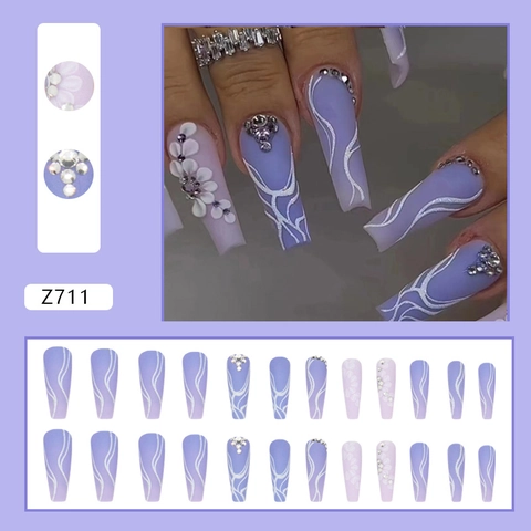 Unghie Finte Lunghe Coffin Sfumatura Viola Con Fiori 3D E Strass Unghie Artificiali Per Donna
