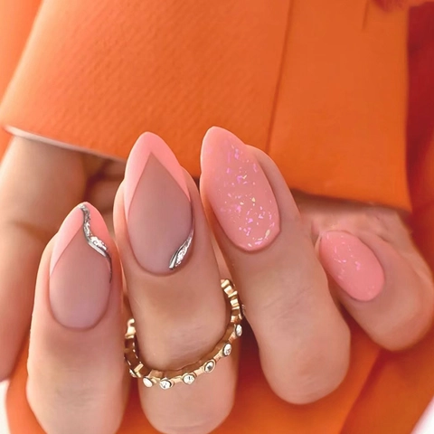 Matte Amandel Press-On Nagels Roze Goudfolie Glitter French Tip Zoete Ins Stijl Elegante Kunstnagels