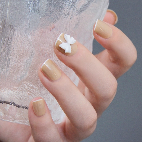 Press On Nails Französische Weiße Spitzen 3D Schleife Nuderosé ABS Kunststoff Tragbare Künstliche Nägel Kurze Eckig Runde Maniküre