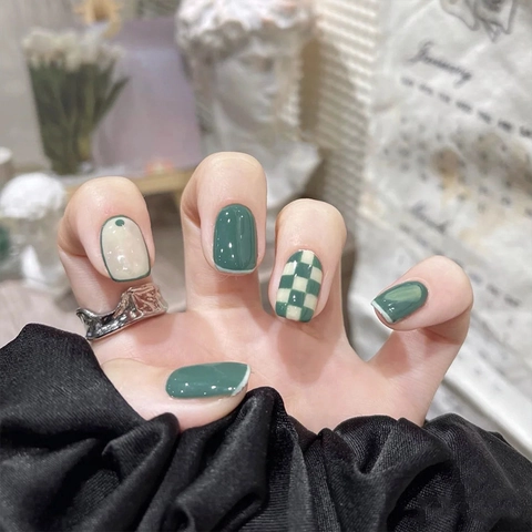 Green Checkerboard Press On Nails Glossy Square Round Short Fake Nails Removable French Style Artificial Manicure For Women