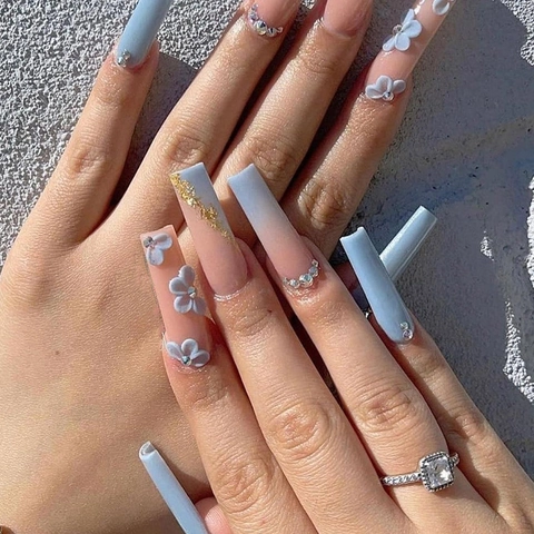 Unghie Finte Press On Sfumate Blu Long Coffin Con Fiori 3D Foglia Oro Strass Manicure Rimovibile Arte