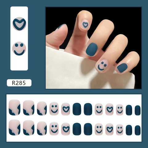 Unghie Finte Opache Blu Mano Dipinta Cuore Sorriso Quadrato Arrotondato Punte Unghie Rimovibili Copertura Completa Donna