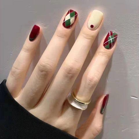 Uñas Postizas De Navidad Patrón De Rombos Rojo Verde Uñas Artificiales Estilo Británico Retro Festivo
