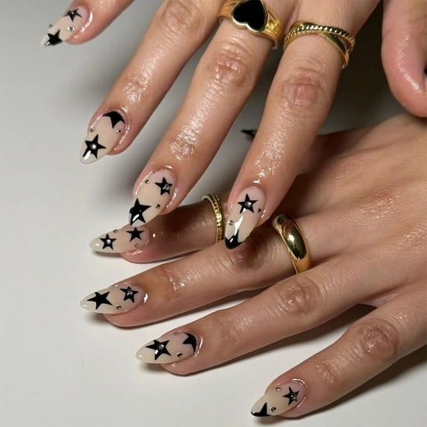 Unghie Finte A Mandorla Rosa Nudo Con Motivo A Stelle Nere E Strass Manicure Fai Da Te Riutilizzabile Per Donne