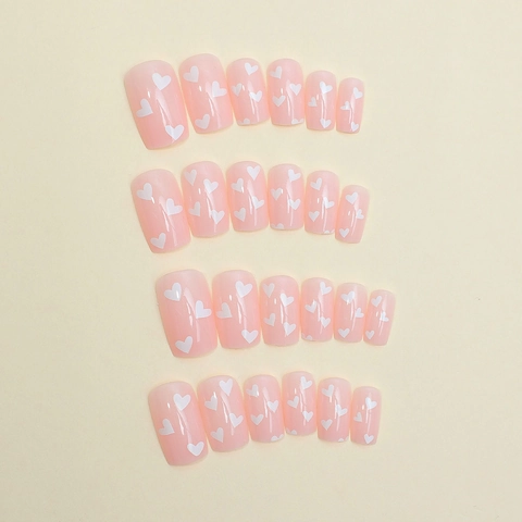 Unghie Finte Lunghe Quadrate Rosa Traslucido Con Stampe A Cuore Bianco Stile Francese Semplice Unghie Artificiali