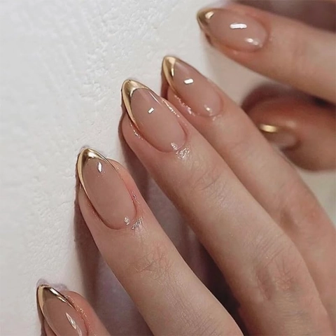 Elegante Amandel Press On Nagels Gouden Franse Tip Nude Roze Minimalistische Glanzende Kunstnagels Voor Vrouwen