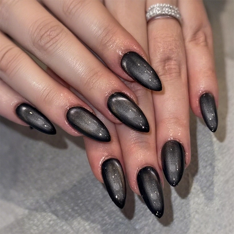 Cat Eye Aufklebbare Nägel Lange Mandelform Magnetisch Grau Silber Schimmer Künstliche Nägel Für Frauen Eleganter Stil