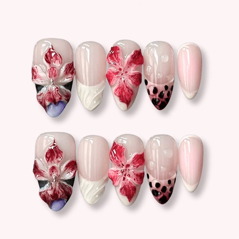3D Floral Press On Nägel Französische Leopard Muster Mandelform Handgefertigte Künstliche Falsche Nägel Mit Klebelaschen