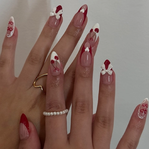 Unghie Finte Press On Mandorla Punta Rossa Francese Con Fiocco 3D Ciliegia Cuore Design San Valentino Stile Dolce Donne