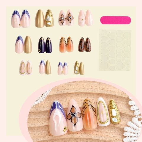 Luxury Press On Nails Almond Shape 3D Leopard Flame Patterns Gold Rhinestones Long Stiletto Professional Manicure Style