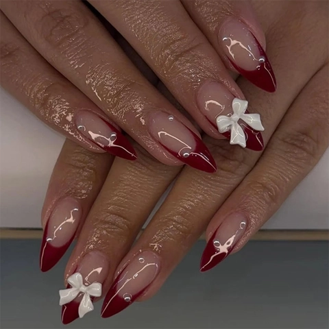 Unghie Finte Press On French Tip Rosse Con Fiocco 3D E Decorazione Di Künstliche Perle Forma Stiletto Mandorla Eleganti Unghie Artificiali
