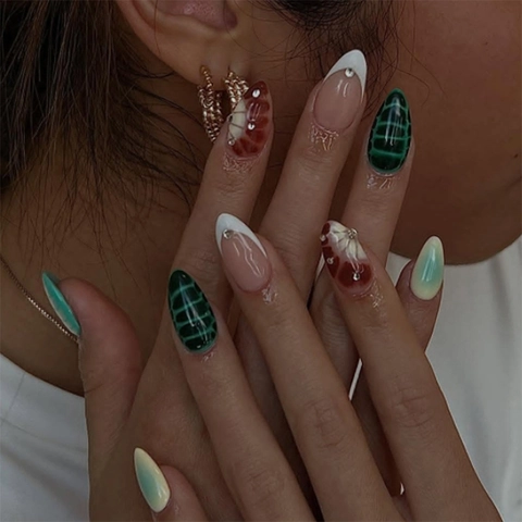 Unghie Finte A Mandorla In Plastica ABS French Tips Motivo Farfalla Fiore Sfumato Strass Manicure Per Donne