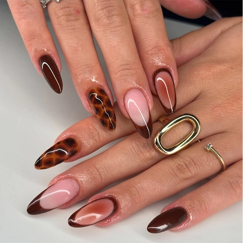 Uñas Postizas Marrones Con Estampado De Leopardo Forma De Almendra Degradado Ámbar Francesas Brillantes Para Mujer
