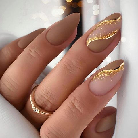 Französische Mandel Press On Nägel Matt Braun Nude Color Blocking Gold Glitzer Linie Glänzende Künstliche Nägel Damen