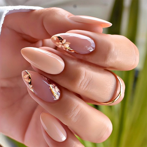 French Almond Press On Nails Floral Design Nude Pink Solid Color Gold Accents Artificial False Nails For Women