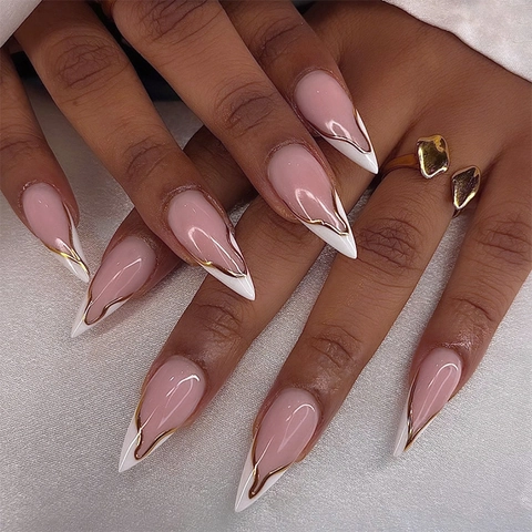 Unghie Finte Press On Lunghe Stiletto Stile Francese Punte Bianche Decorazione Onde Metalliche Dorate Eleganti In Plastica