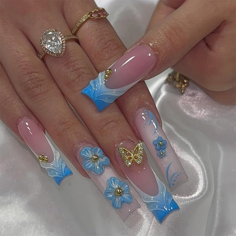 Faux Ongles À Presser Cercueil Long Dégradé Bleu Blanc Style Français Avec Fleurs 3D Et Accents De Strass Papillon