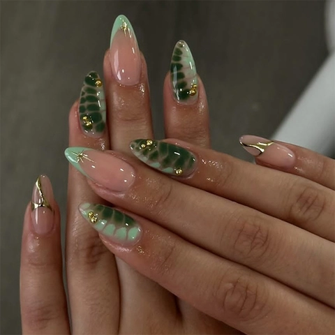 Press On Nagels Amandel Lang Groen Krokodil Patroon Roze Goud Ster Metalen Kraal Frans Retro Elegant DIY Manicure Dames