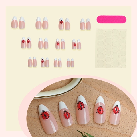 Amandel Press On Nails Witte Franse Tip 3D Rode Lieveheersbeestje Schattige Cartoon Plastic Kunstnagels Vrouwen DIY