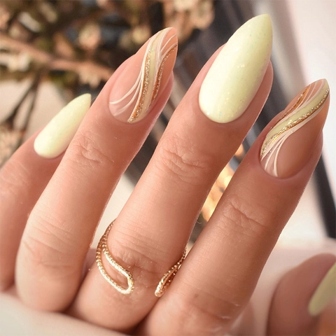 Press On Nagels Amandelvorm Gouden Golven Glitter Patroon Geel Nude Elegante Kunstnagels Franse Stijl Voor Dames